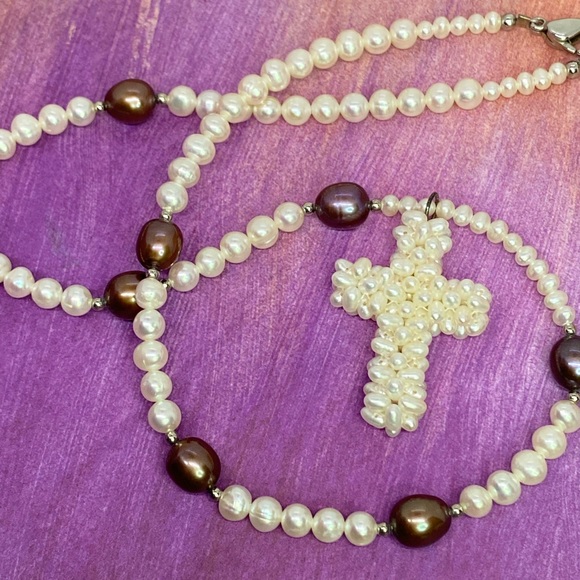 Vintage Lee Sands Baroque Pearl Cross Necklace - Picture 6 of 6